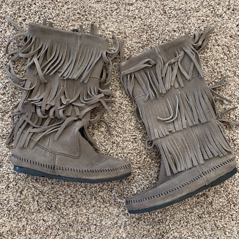 Minnetonka fringe boots